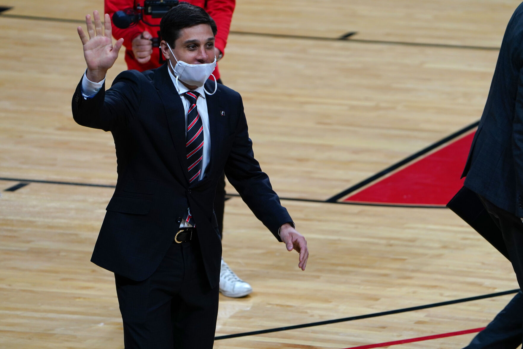 Wes Miller Cincinnati basketball coach, April 16